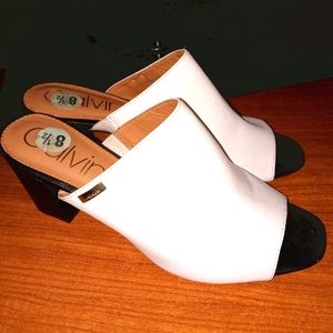 👄👠 Calvin Klein Clemence 8.5 White Heel Sandals